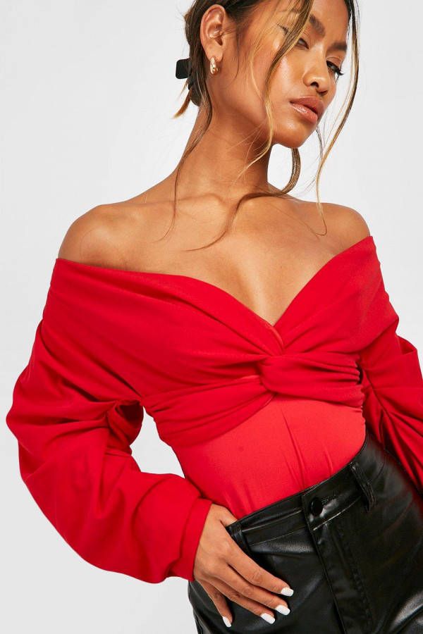boohoo Gedraaide Off Shoulder One Piece, Red