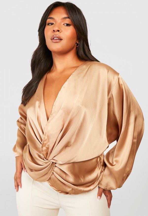 boohoo Plus Gedraaide Satijnen Blouse, Beige
