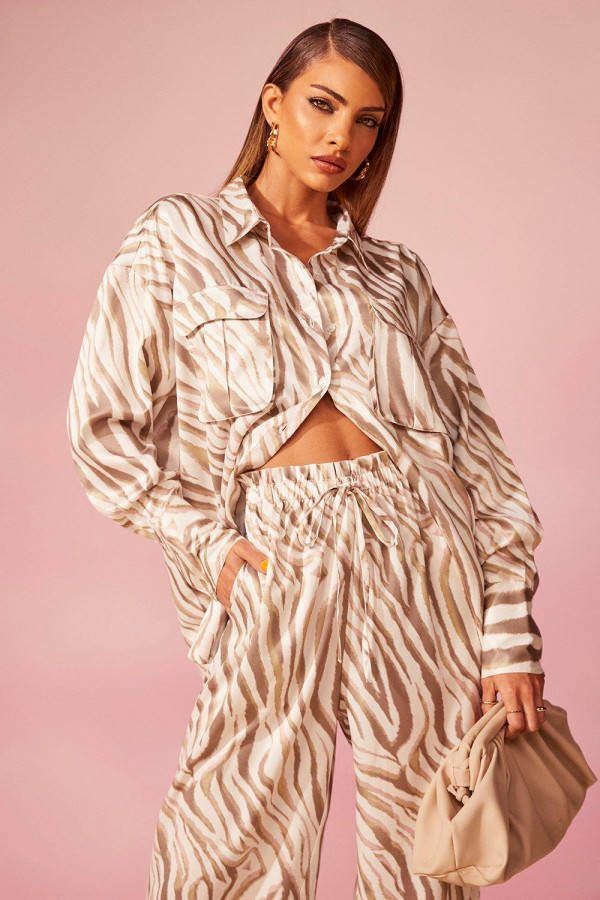 boohoo Satijnen Zebraprint Utility Blouse, Chocolate