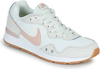 Nike Beige Venture Runner Wmns Lage Sneakers
