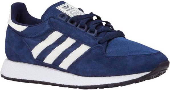 donkerblauwe adidas sneakers